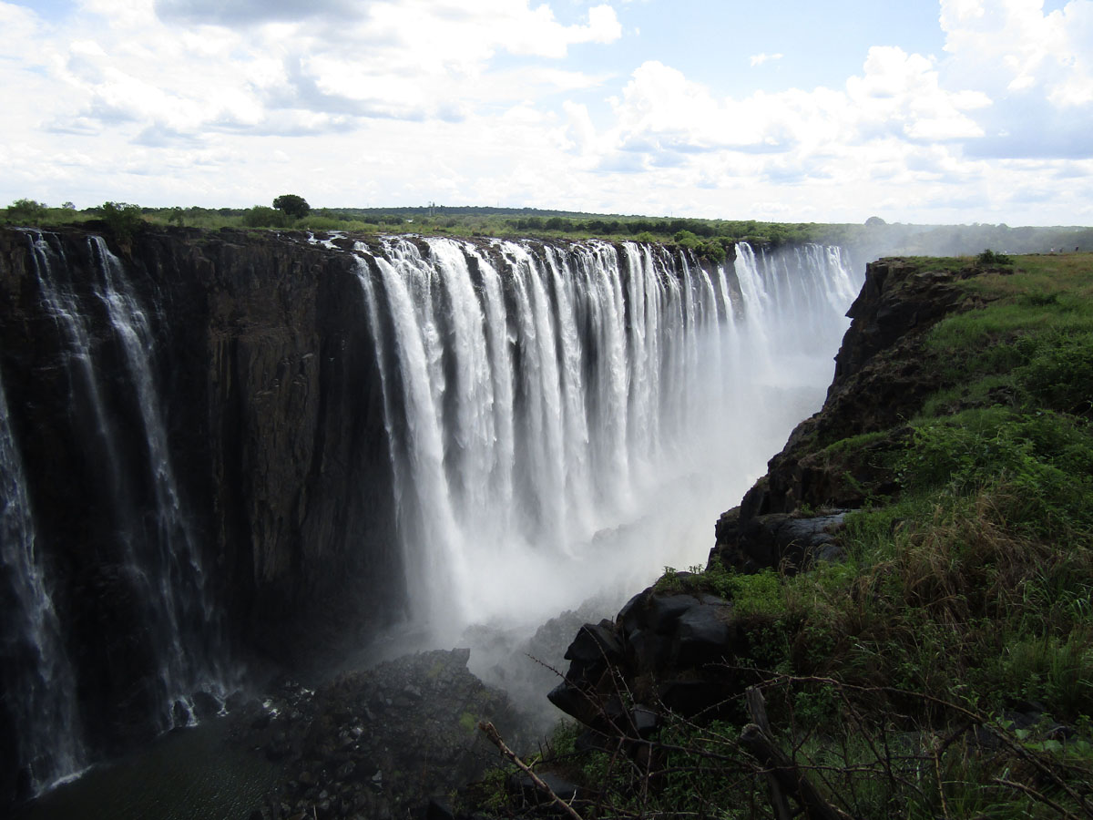 Victoria Falls, Zimbabwe, 2016. Copyright Jared McDonald. Creative Commons Attribution-NonCommercial 3.0 Unported (https://creativecommons.org/licenses/by-nc/3.0/). Victoria Falls, Zimbabwe, 2016. Copyright Jared McDonald. Creative Commons Attribution-NonCommercial 3.0 Unported (https://creativecommons.org/licenses/by-nc/3.0/).