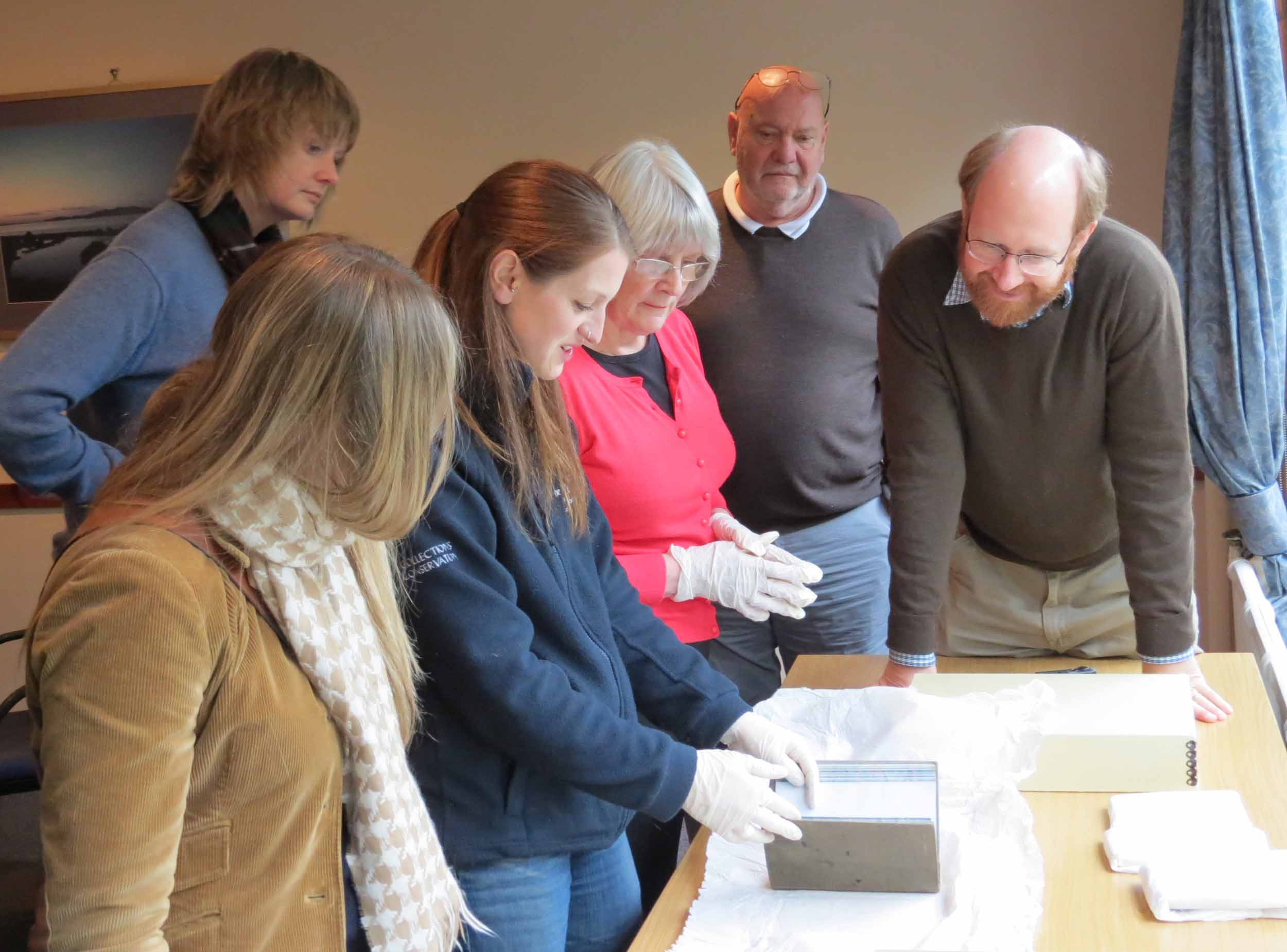 Members of the LEAP team and collaborators view Livingstone manuscripts at the David Livingstone Centre, 2013. Copyright Michael B. Toth. Creative Commons Attribution-NonCommercial 3.0 Unported (https://creativecommons.org/licenses/by-nc/3.0/). Members of the LEAP team and collaborators view Livingstone manuscripts at the David Livingstone Centre, 2013. Copyright Michael B. Toth. Creative Commons Attribution-NonCommercial 3.0 Unported (https://creativecommons.org/licenses/by-nc/3.0/).