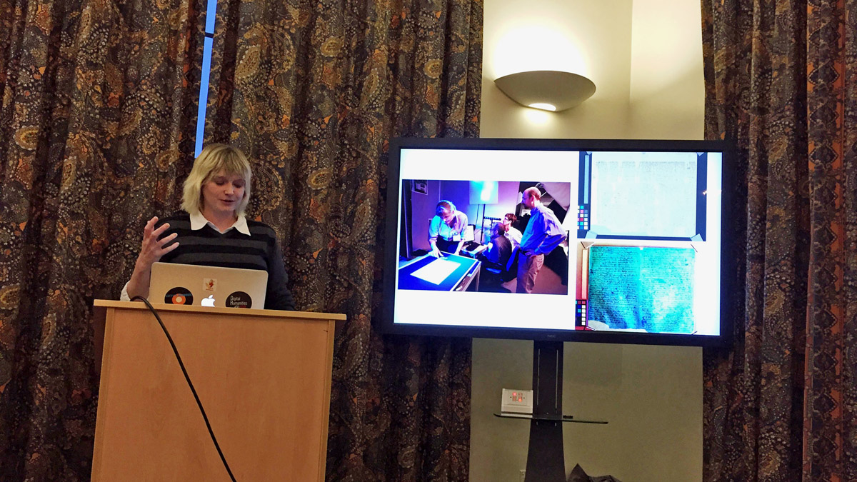 Kate Simpson presenting at Queen's University Belfast, 2016. Copyright Justin D. Livingstone. Creative Commons Attribution-NonCommercial 3.0 Unported (https://creativecommons.org/licenses/by-nc/3.0/).